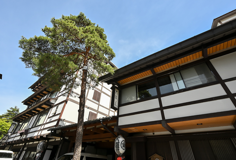 伝統を再現した建築様式